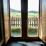 Casita Feliz Entre Montanas Y Cerca Del Mar Trabada